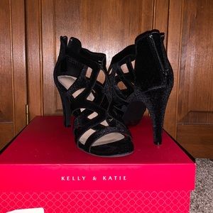Kelly & Katie - Black Crushed Velvet High Heels - Size 7 1/2